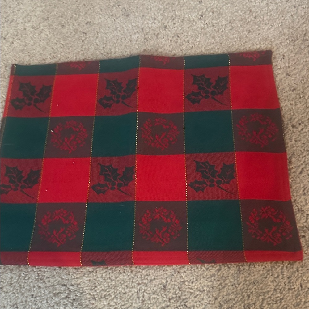 Festive Holiday Placemat assortment of 5- Red, Green, Burgundy, and Cream - Picture 10 of 12
